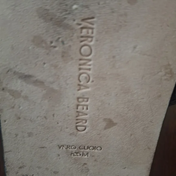 VERONICA BEARD Black Leather Slide Sandals with Gold Tone Buckle - Size 8.5 - Picture 6 of 9